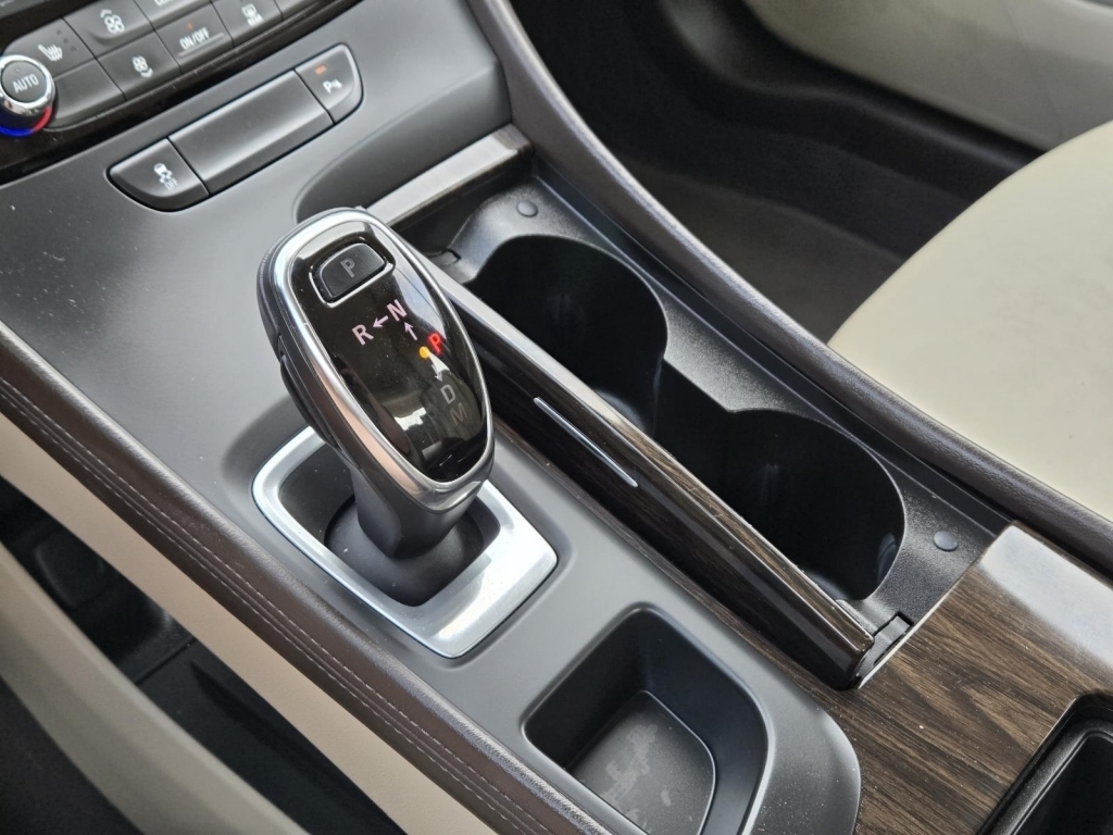 2017 Buick LaCrosse Essence, 139161, Photo
