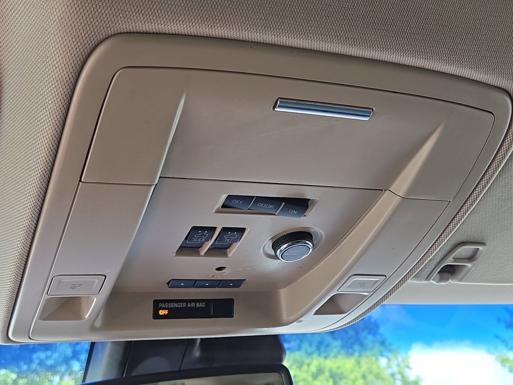 2017 Gmc Yukon SLT photo 28