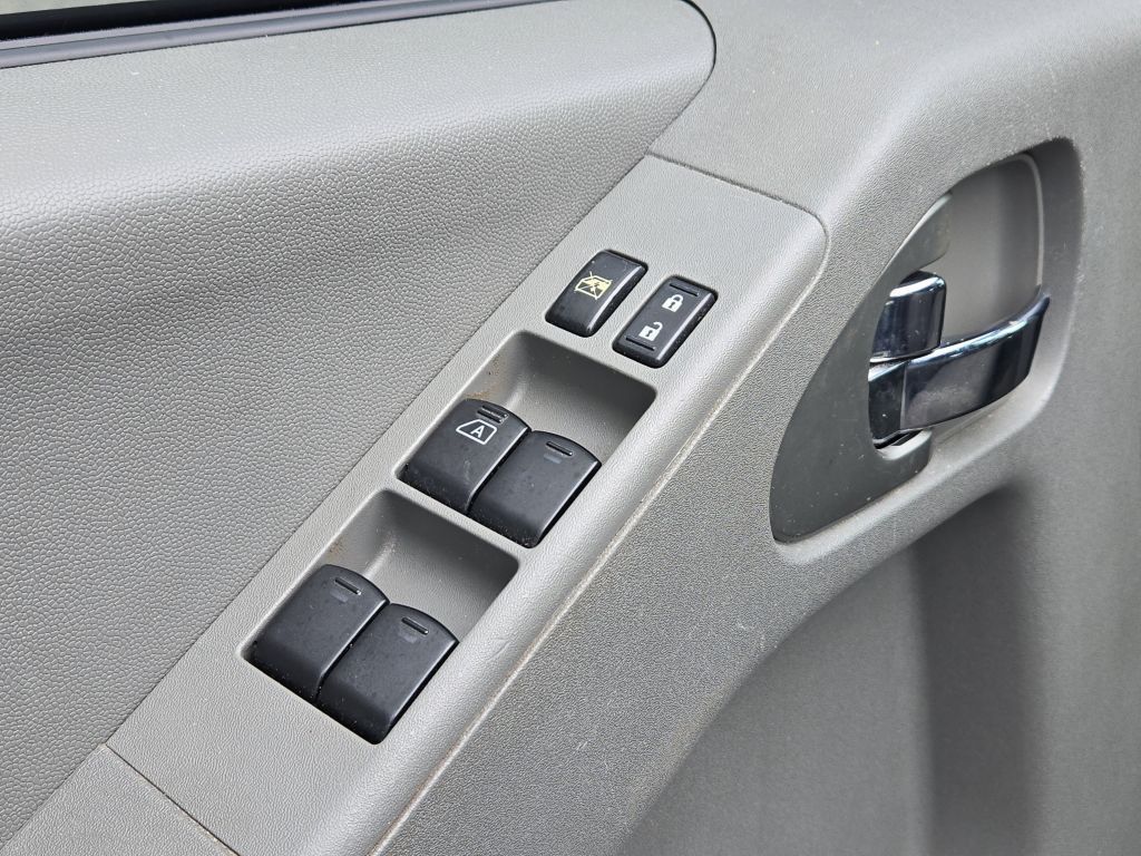 2017 Nissan Frontier SV photo 14