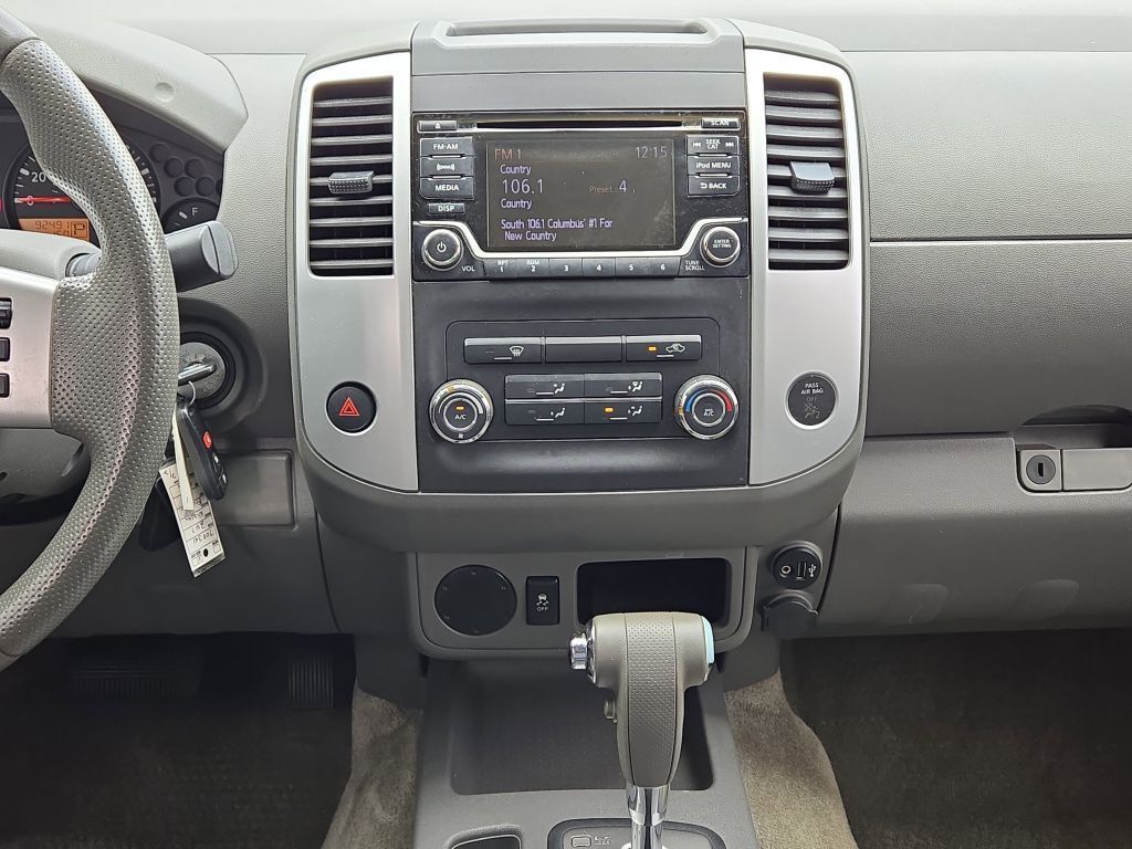 2017 Nissan Frontier SV photo 19