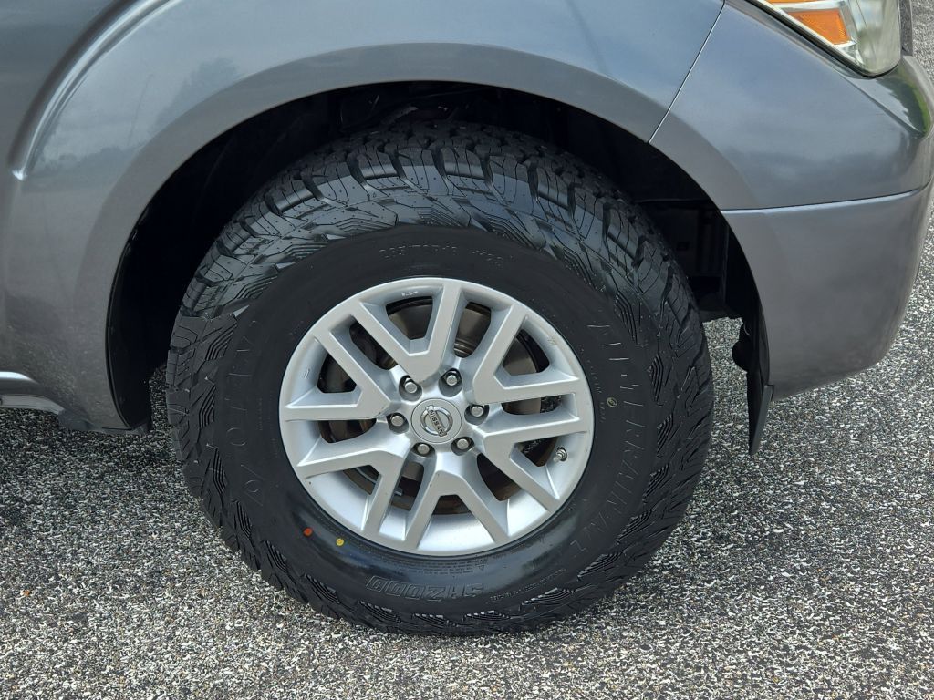 2017 Nissan Frontier SV photo 4