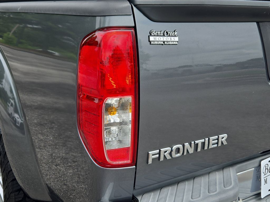 2017 Nissan Frontier SV photo 9
