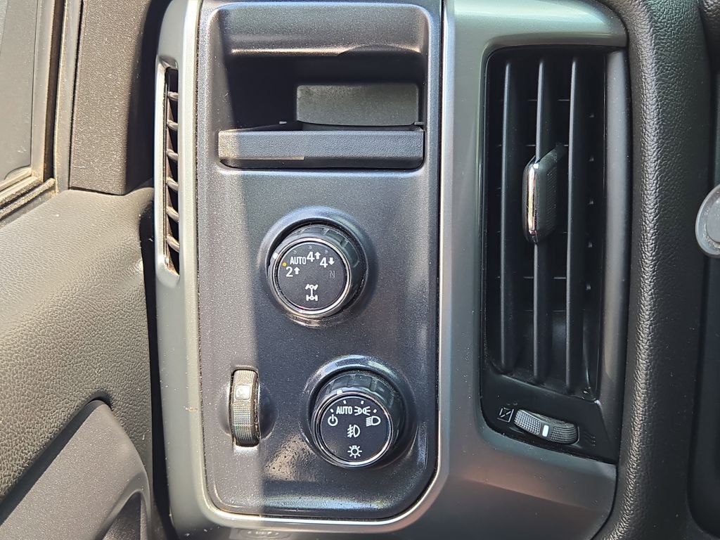 2018 Chevrolet Silverado 1500 LT photo 19
