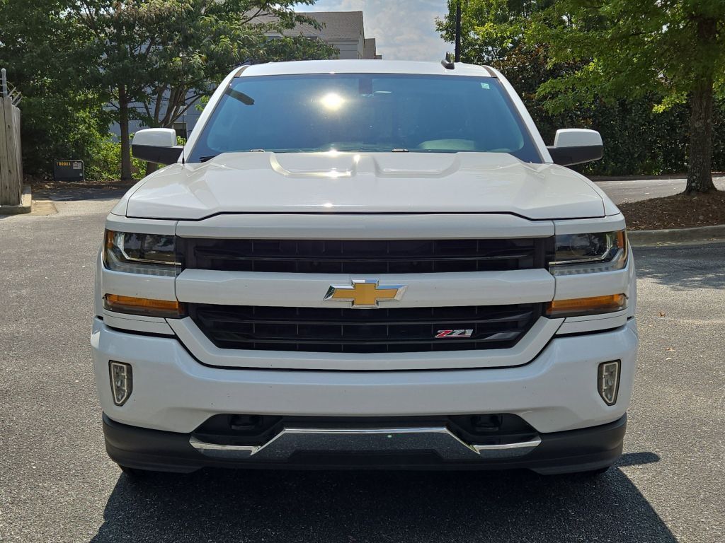 2018 Chevrolet Silverado 1500 LT photo 2
