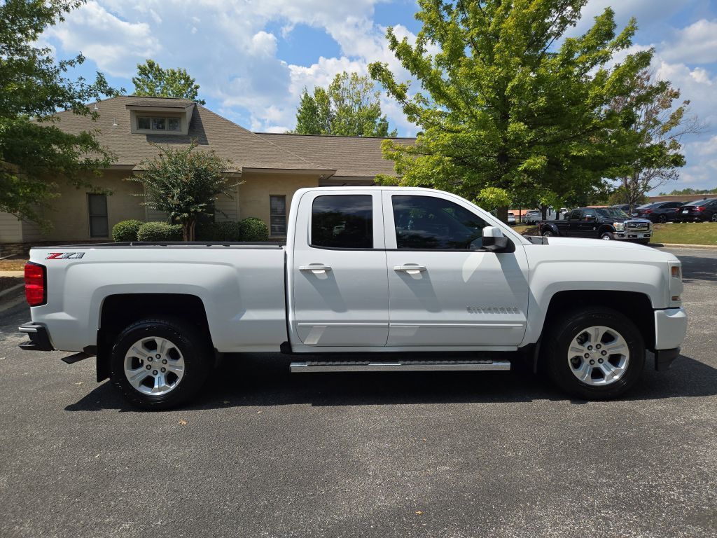2018 Chevrolet Silverado 1500 LT photo 5
