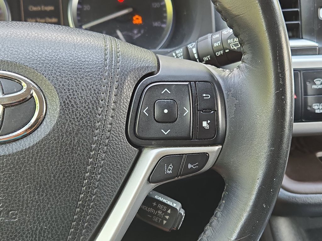 2018 Toyota Highlander XLE photo 22