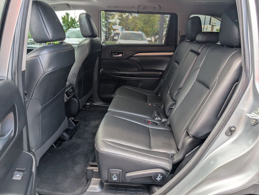 2018 Toyota Highlander XLE photo 12