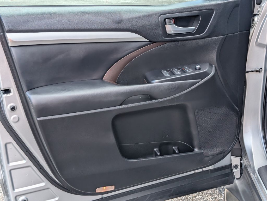 2018 Toyota Highlander XLE photo 13