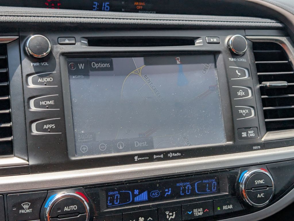 2018 Toyota Highlander XLE photo 23