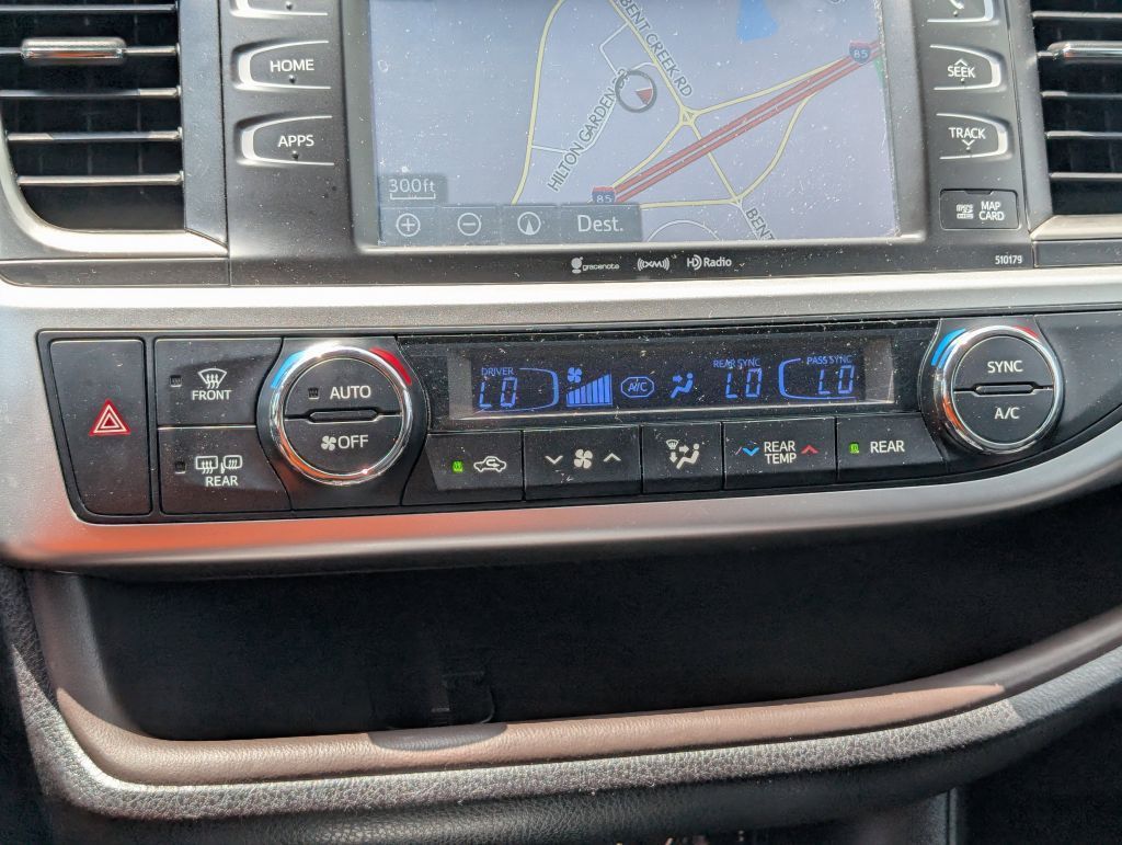 2018 Toyota Highlander XLE photo 24