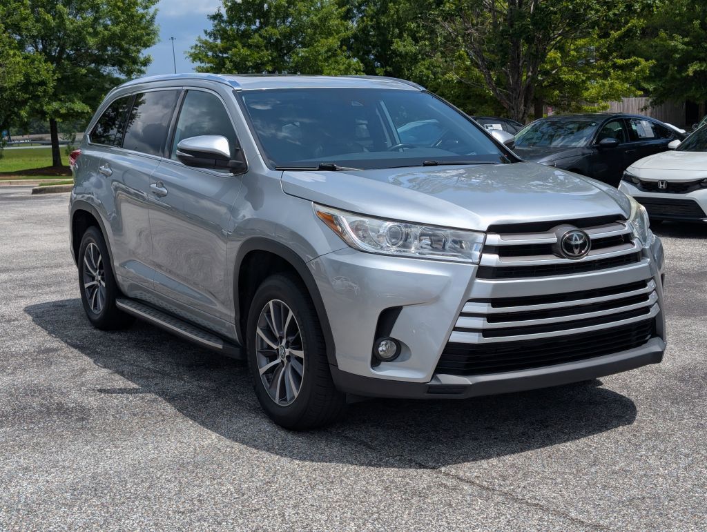2018 Toyota Highlander XLE photo 2