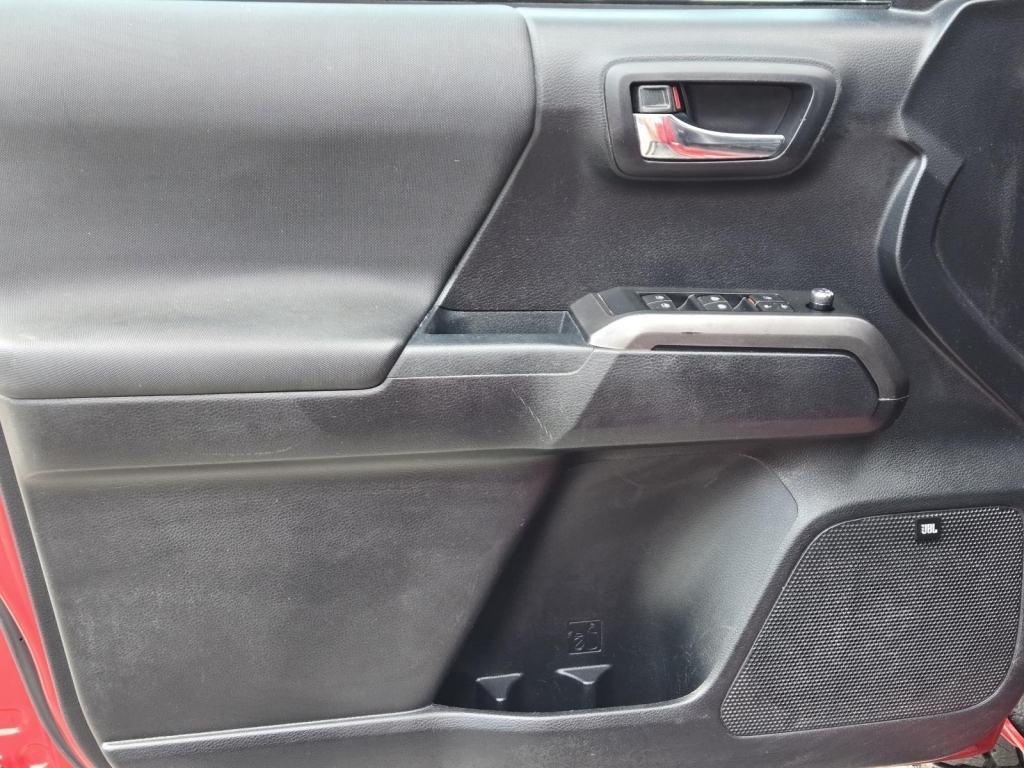 2018 Toyota Tacoma TRD Sport, 148082, Photo