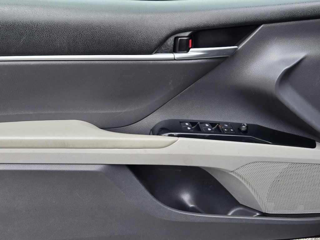 2019 Toyota Camry LE, 750679, Photo