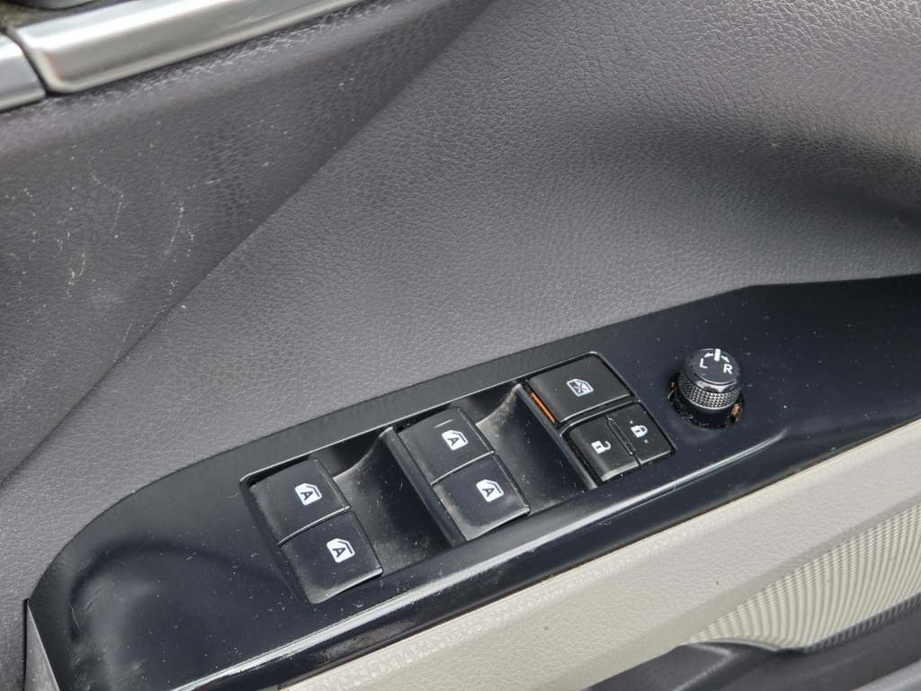 2019 Toyota Camry LE, 750679, Photo