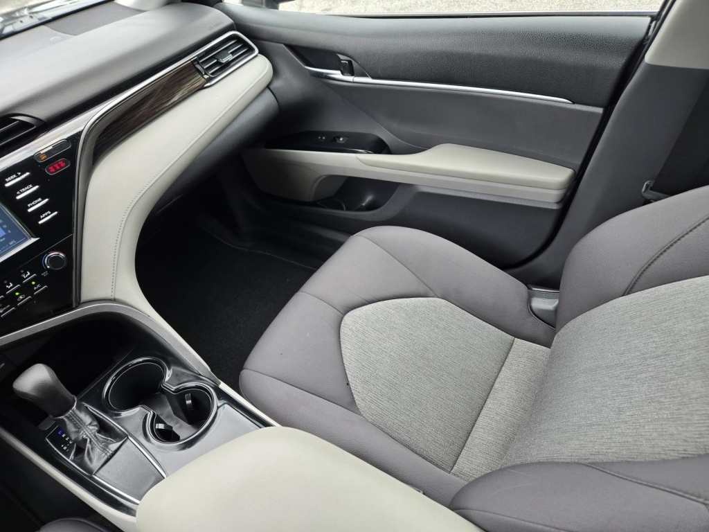 2019 Toyota Camry LE, 750679, Photo