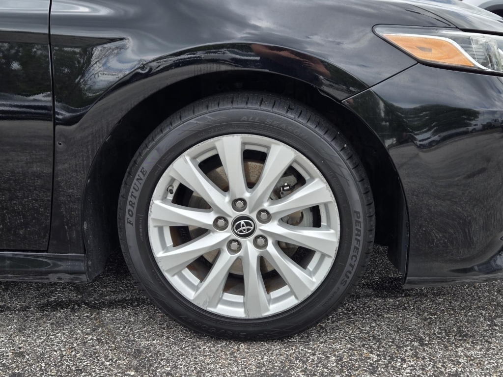2019 Toyota Camry LE, 750679, Photo