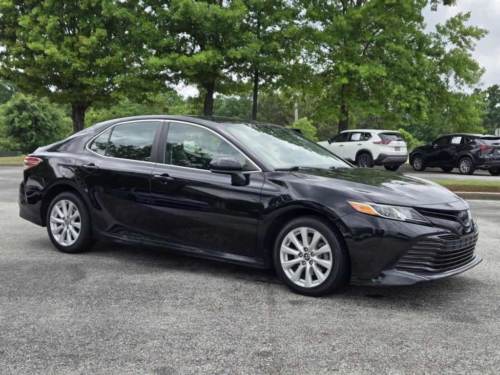2019 Toyota Camry LE, 750679, Photo