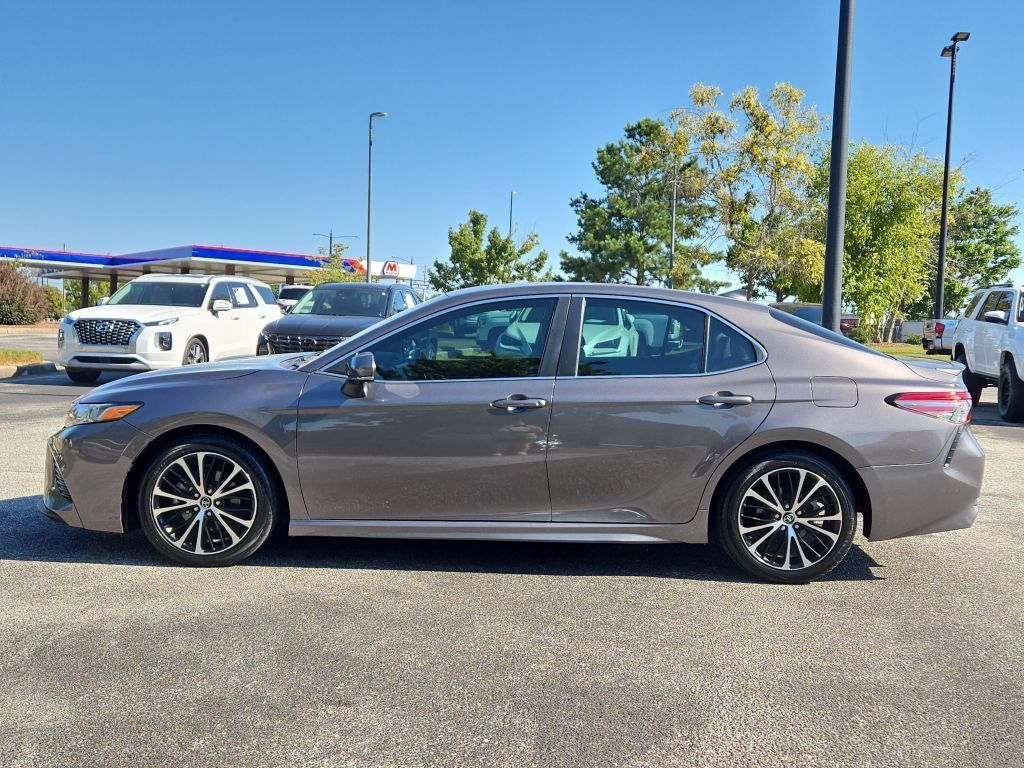 2019 Toyota Camry SE photo 11