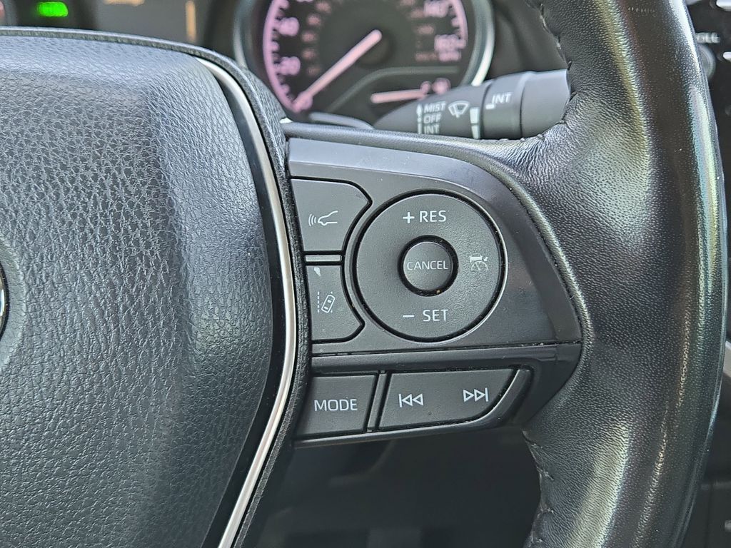 2019 Toyota Camry SE photo 19
