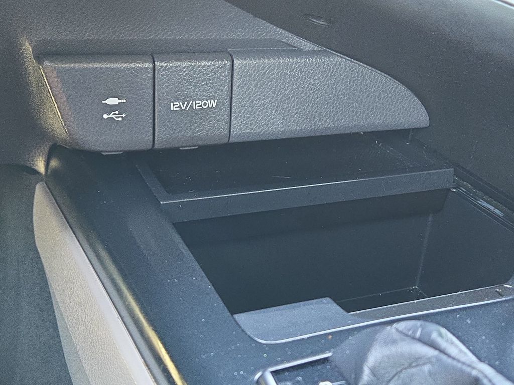 2019 Toyota Camry SE photo 23