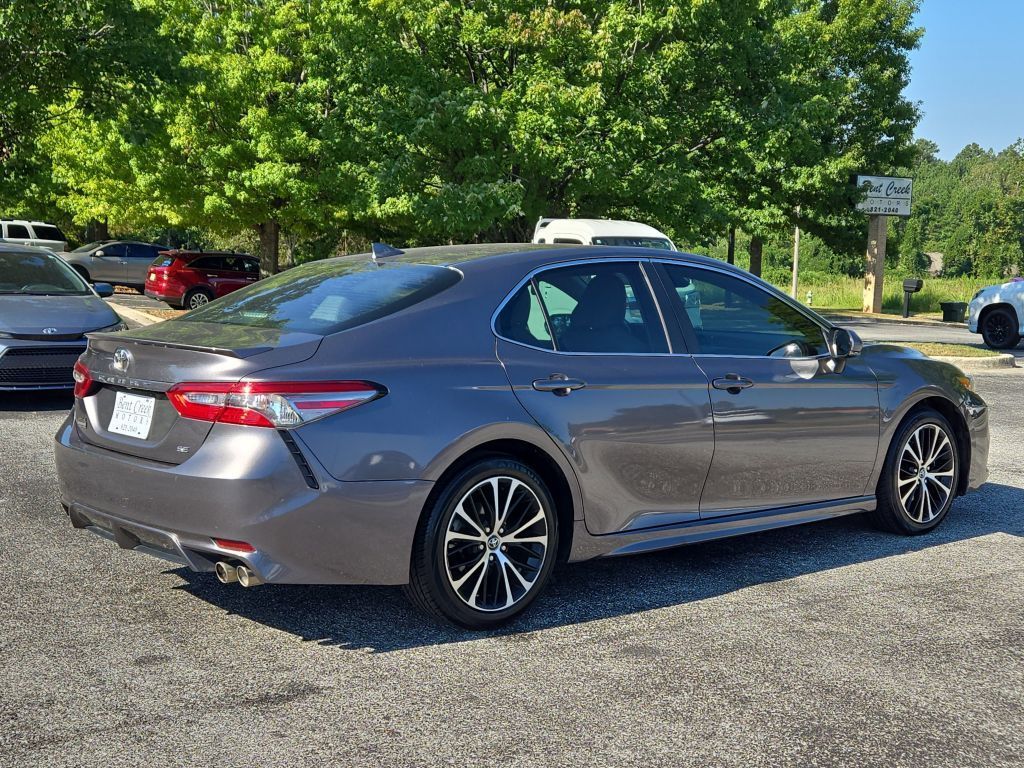 2019 Toyota Camry SE photo 7