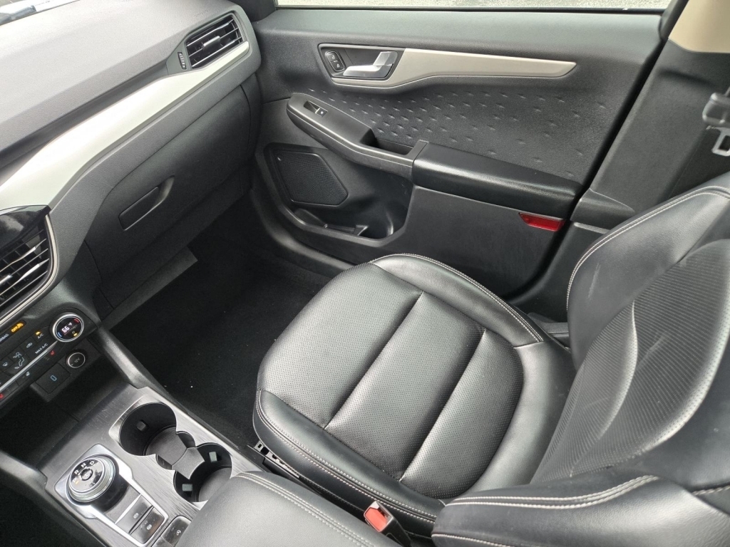 2020 Ford Escape SEL, A15060, Photo