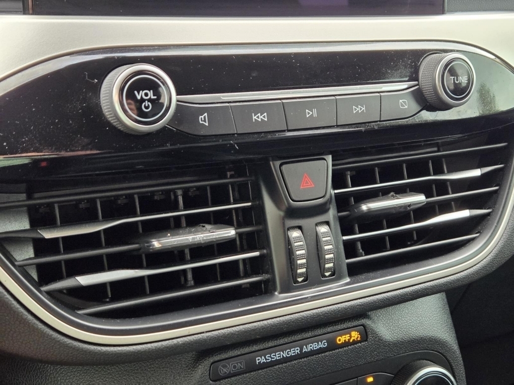 2020 Ford Escape SEL, A15060, Photo