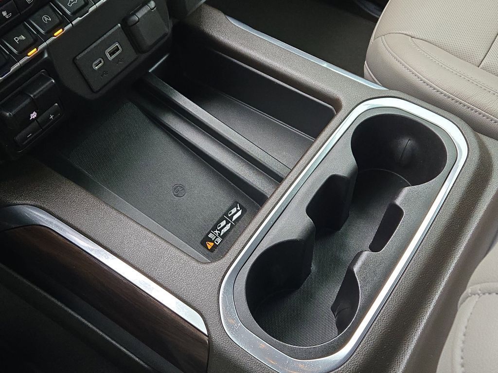 2020 GMC Sierra 1500 SLT, 121148, Photo