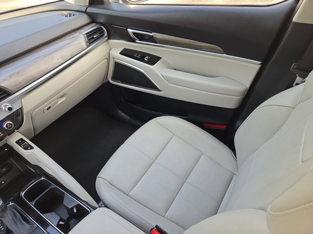 2020 Kia Telluride EX photo 18