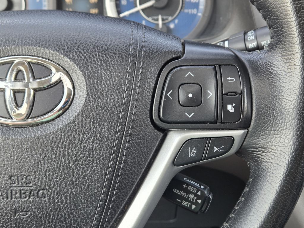 2020 Toyota Sienna XLE, 046890, Photo