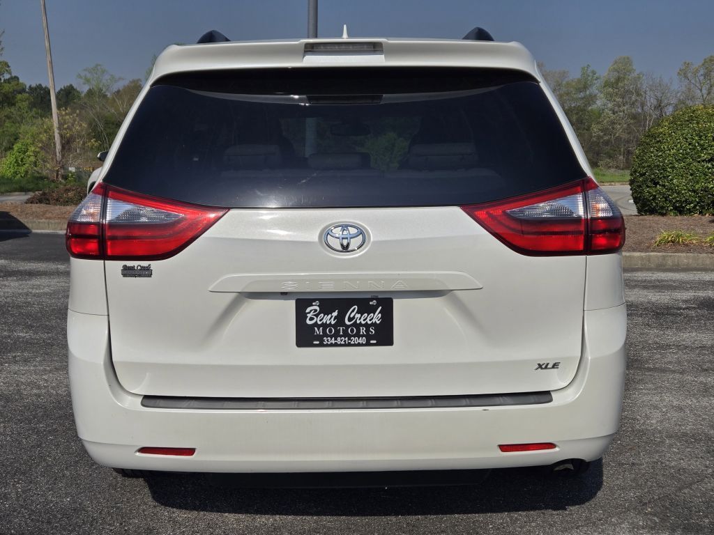 2020 Toyota Sienna XLE, 046890, Photo