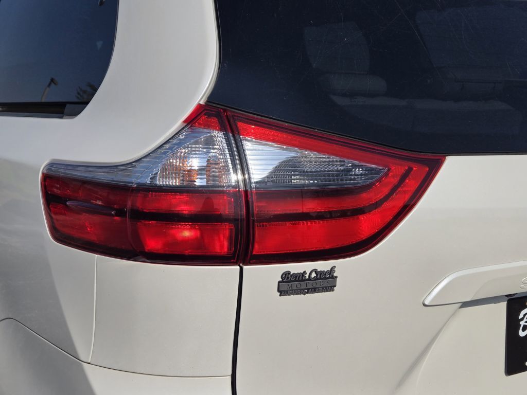 2020 Toyota Sienna XLE, 046890, Photo