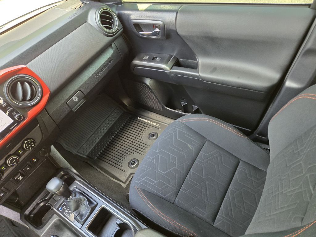 2020 Toyota Tacoma TRD Double Cab V6 photo 12