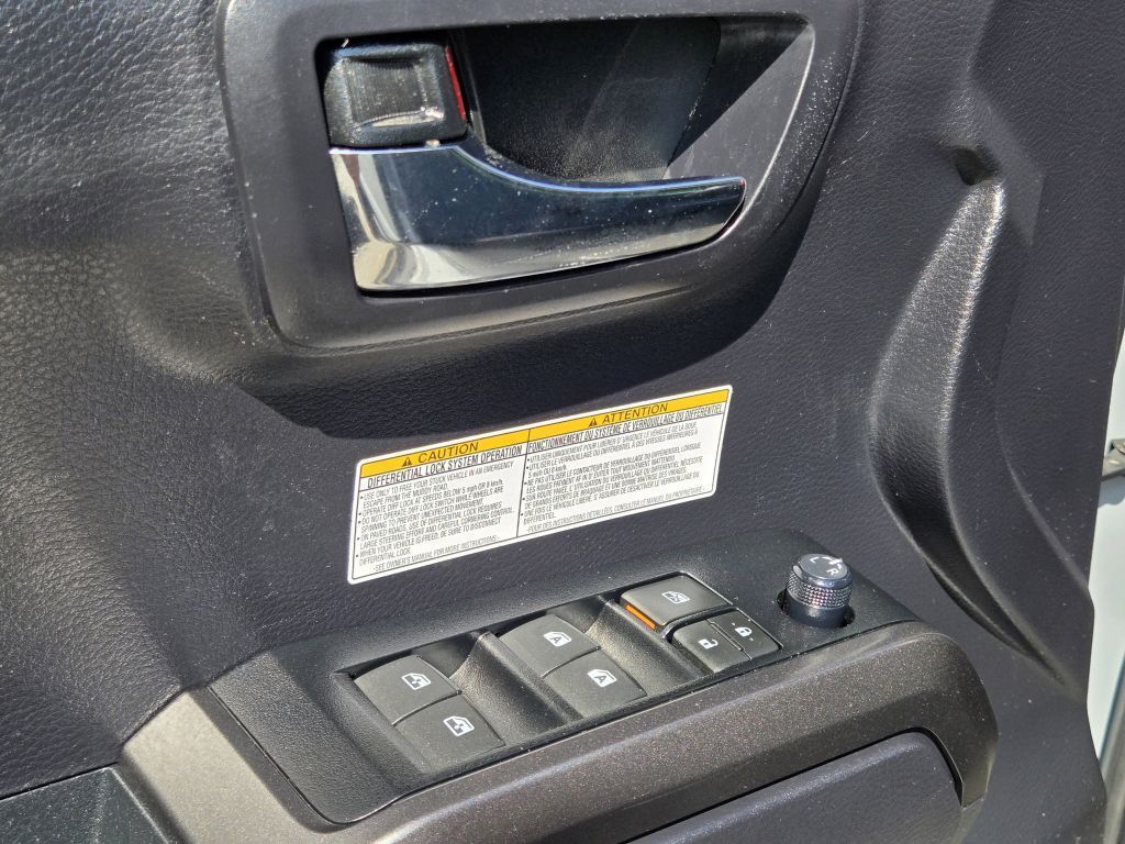 2020 Toyota Tacoma TRD Double Cab V6 photo 17