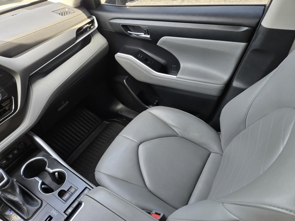 2021 Toyota Highlander XLE, 038721, Photo