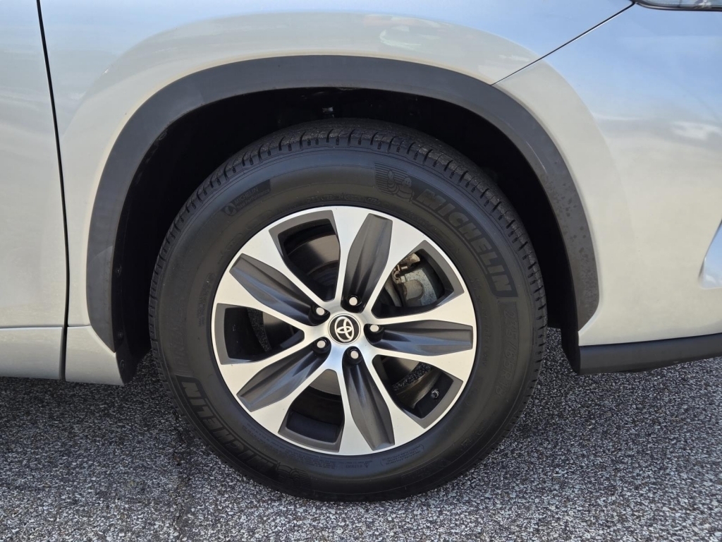 2021 Toyota Highlander XLE, 038721, Photo