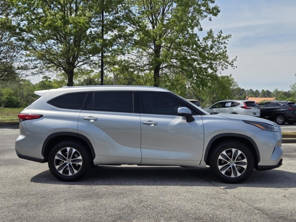 2021 Toyota Highlander XLE, 038721, Photo