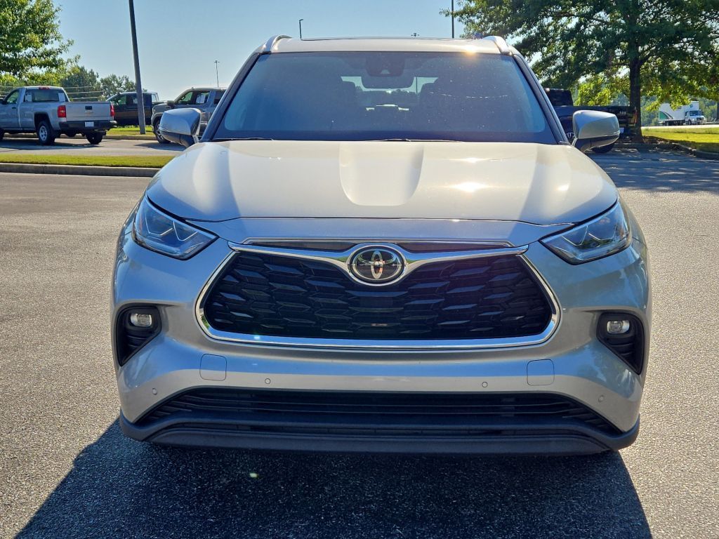 2021 Toyota Highlander Limited photo 2