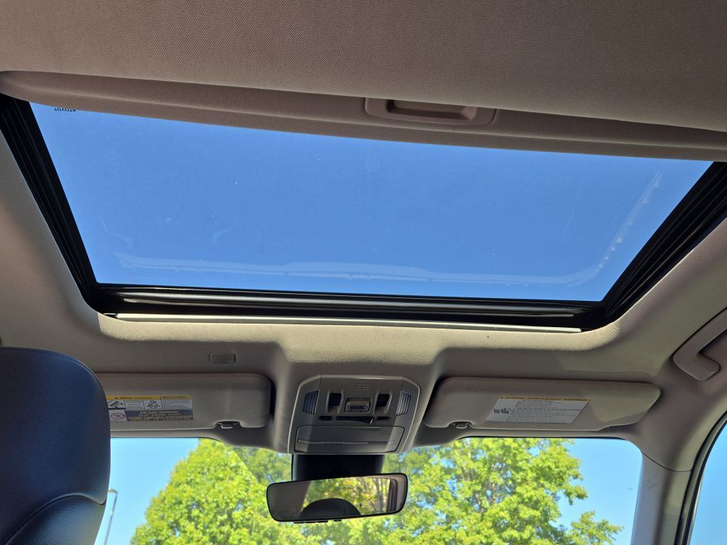 2021 Toyota Highlander Limited photo 21