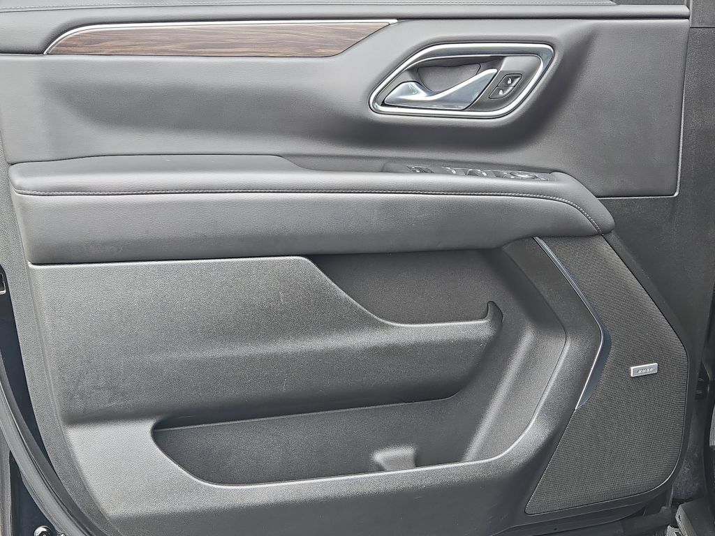 2022 Chevrolet Suburban LT, 109387, Photo