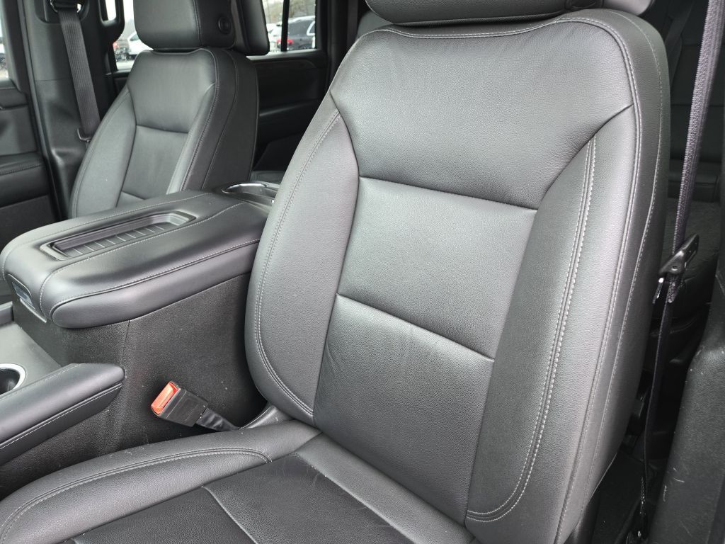 2022 Chevrolet Suburban LT, 109387, Photo