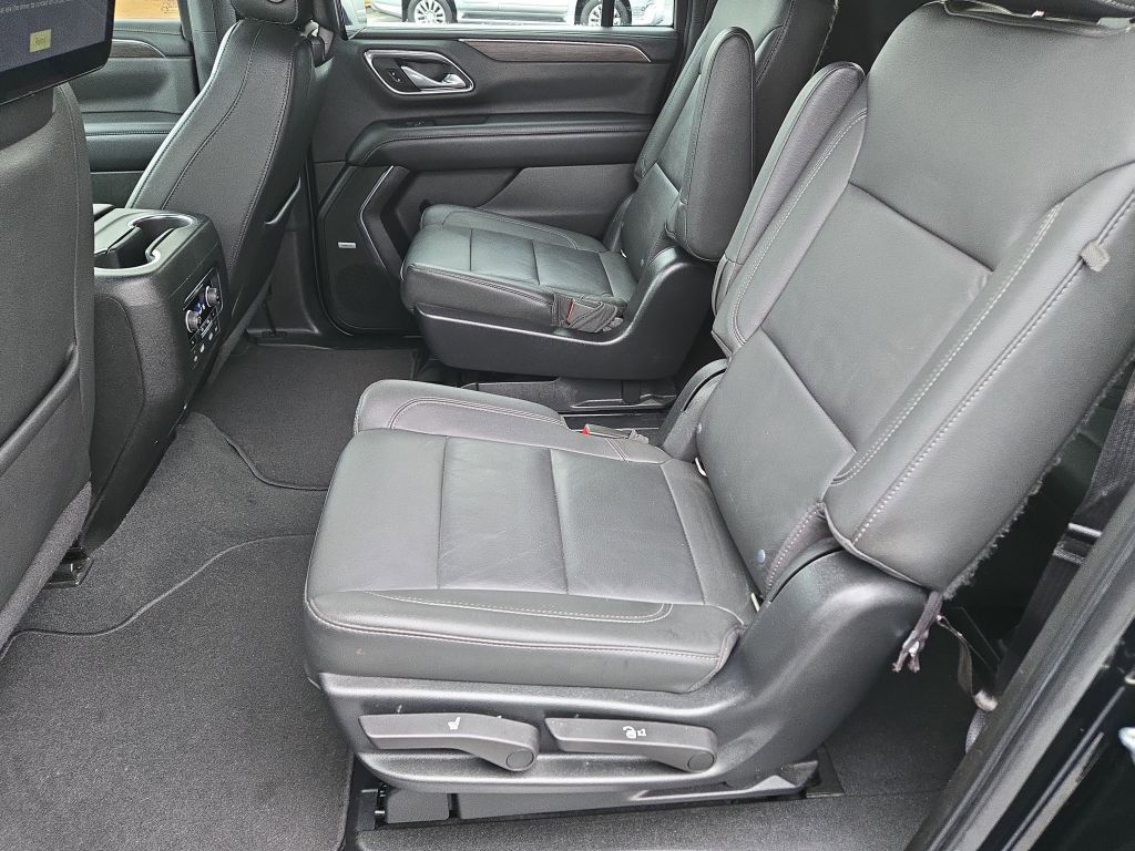 2022 Chevrolet Suburban LT, 109387, Photo