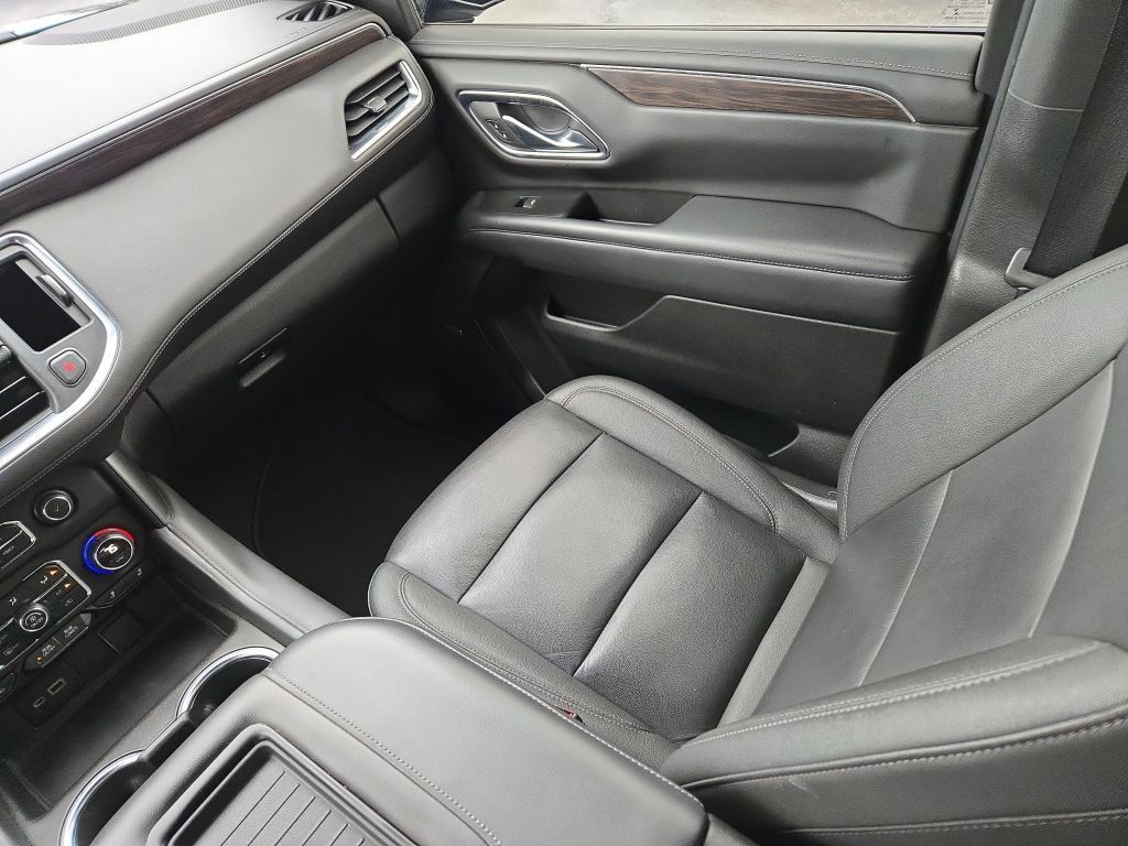 2022 Chevrolet Suburban LT, 109387, Photo