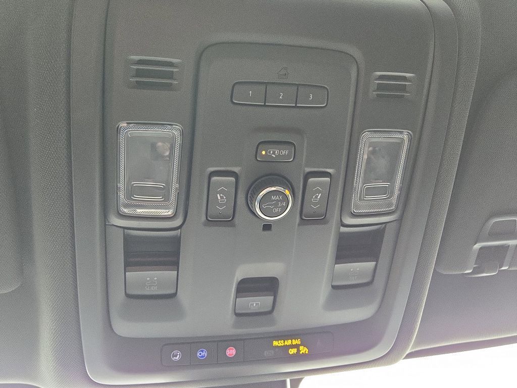 2022 Chevrolet Suburban LT, 109387, Photo