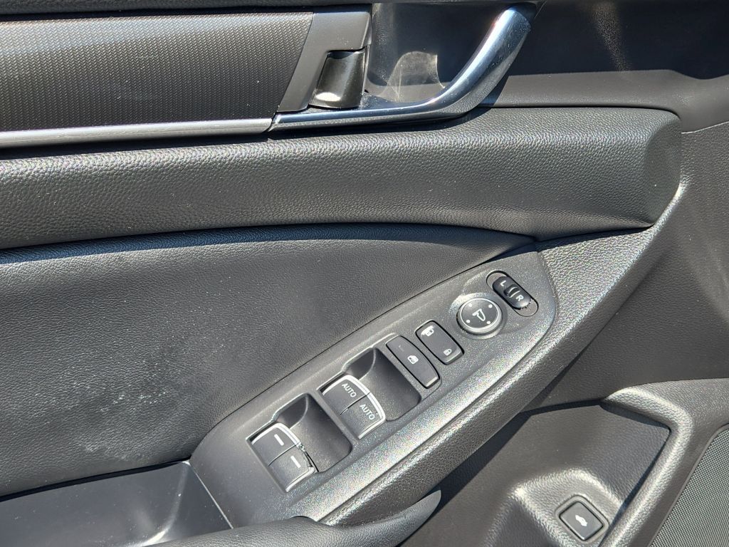 2022 Honda Accord Sport photo 16