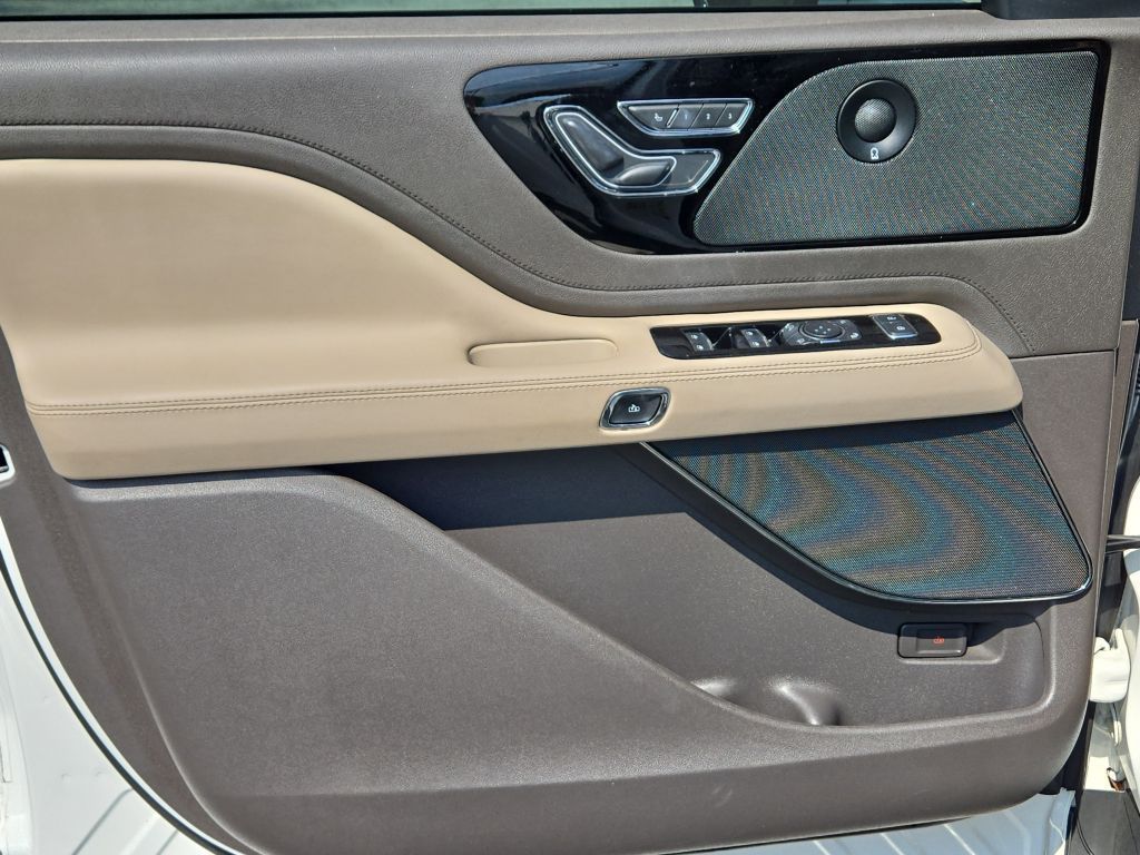 2022 Lincoln Aviator Reserve photo 13