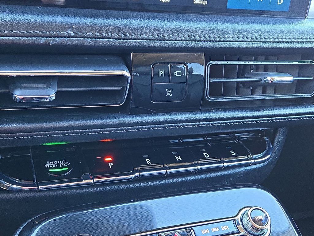 2022 Lincoln Nautilus Reserve, L07810, Photo