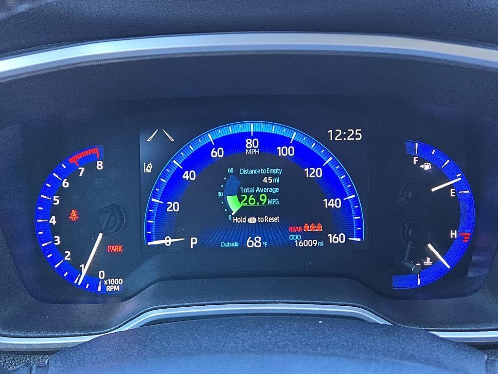 2022 Toyota Corolla Cross XLE, 028145, Photo