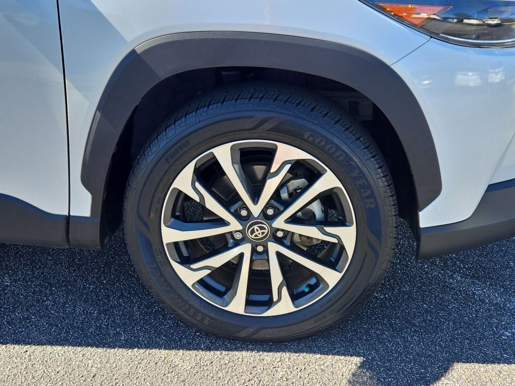2022 Toyota Corolla Cross XLE photo 4