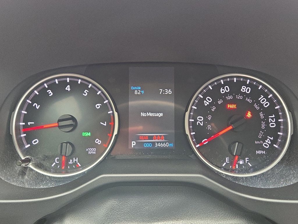 2022 Toyota RAV4 XLE photo 19